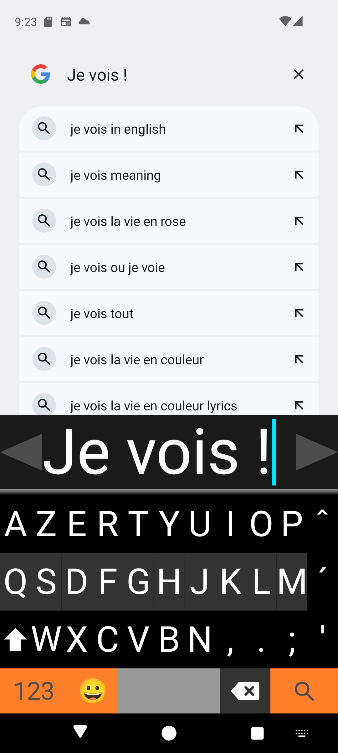 Vue de saisie du clavier Viskey avec grand texte d'aperçu et touches à fort contraste
