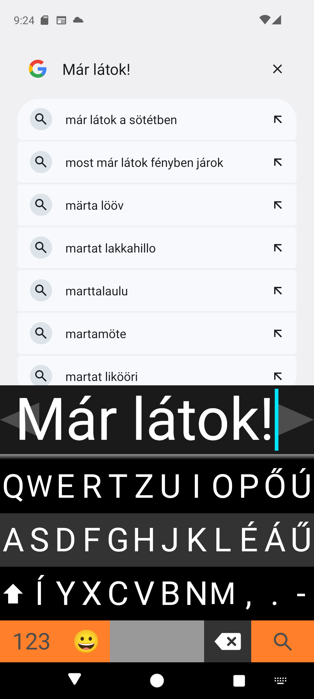 A Viskey billentyűzet gépelési nézete nagy előnézeti szöveggel és nagy kontrasztú billentyűkkel